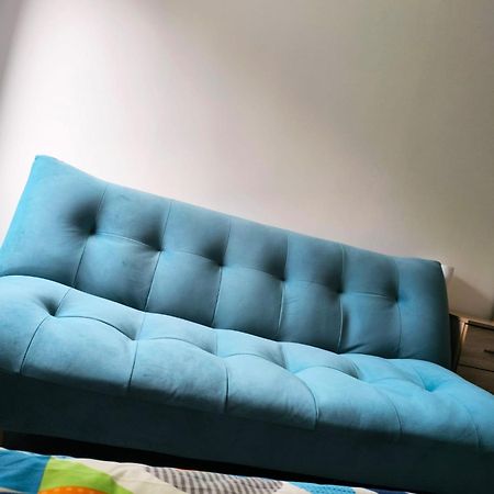 Spacious Double Bedroom With Private Toilet And Shared Kitchen With On Premesis Parking Oldbury  Kültér fotó